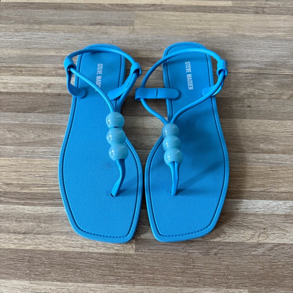 Steve Madden blue thong sandals, women’s size 6